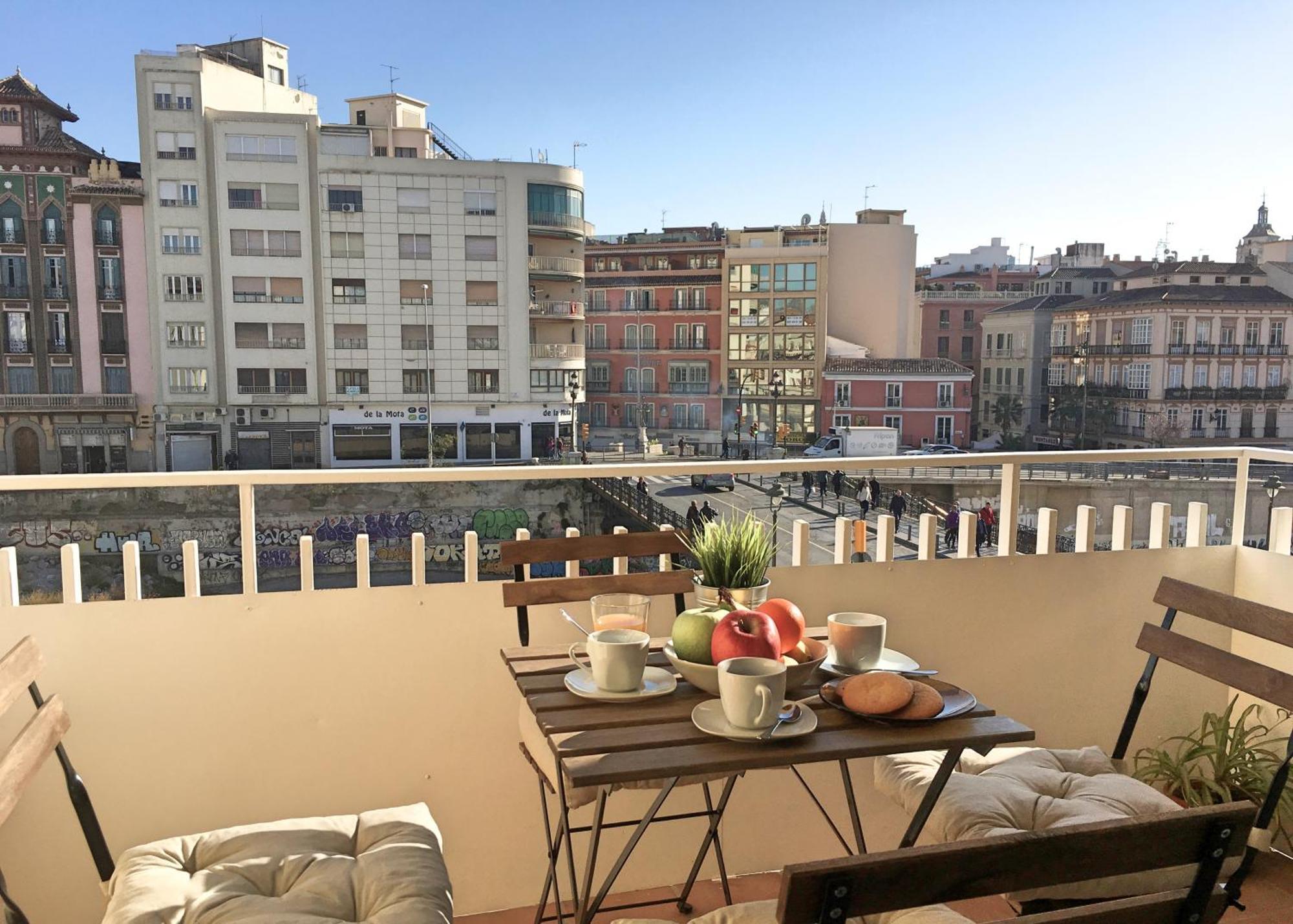 Balcon De La Aurora Apartment Malaga Exterior photo